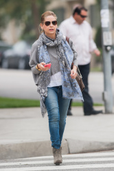 Sarah Michelle Gellar - Out and about in LA, 19 февраля 2015 (11xHQ) USCxTdwi