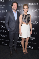 Jennifer Lawrence и Bradley Cooper - Attends a screening of 'Serena' hosted by Magnolia Pictures and The Cinema Society with Dior Beauty, Нью-Йорк, 21 марта 2015 (449xHQ) VYEScIjK
