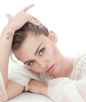Майли Сайрус (Miley Cyrus) Terry Tsiolis Photoshoot 2016 for ELLE (8xHQ) WgXBGsOn