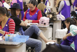 Emmy Rossum - at a nail salon in Beverly Hills - February 20, 2015 (48xHQ) Xk5fGJao