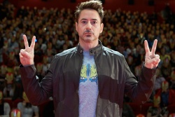 Robert Downey Jr. - "Iron Man 3" convention (Moscow, April 9, 2013) - 23xHQ YdTa7oEI