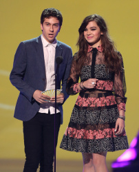Hailee Steinfeld - FOX's 2014 Teen Choice Awards at The Shrine Auditorium in Los Angeles, California - August 10, 2014 - 33xHQ Ysh9MmtX
