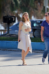Amanda Seyfried - On the set of a photoshoot in Miami - February 14, 2015 (111xHQ) ZkNcsPLh